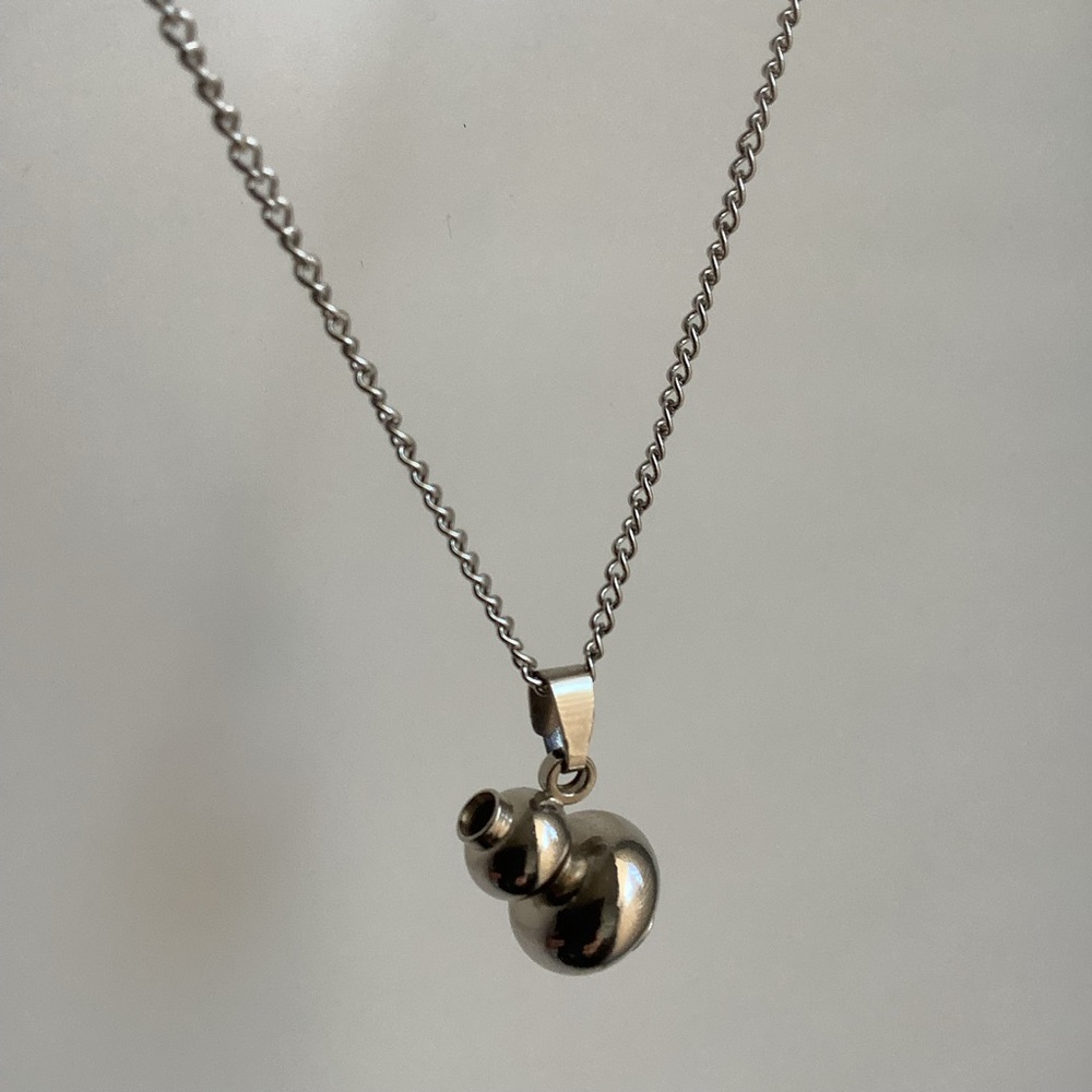 TLC new vintage snuff bottle pendant necklace